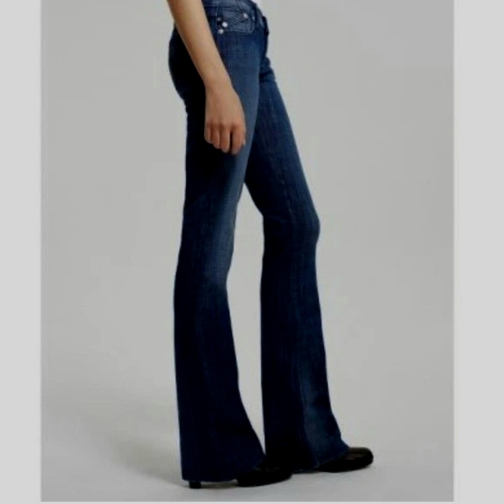 😎NWOT SALE! Rock & Republic Kasandra Raised Logo Bootcut Jeans